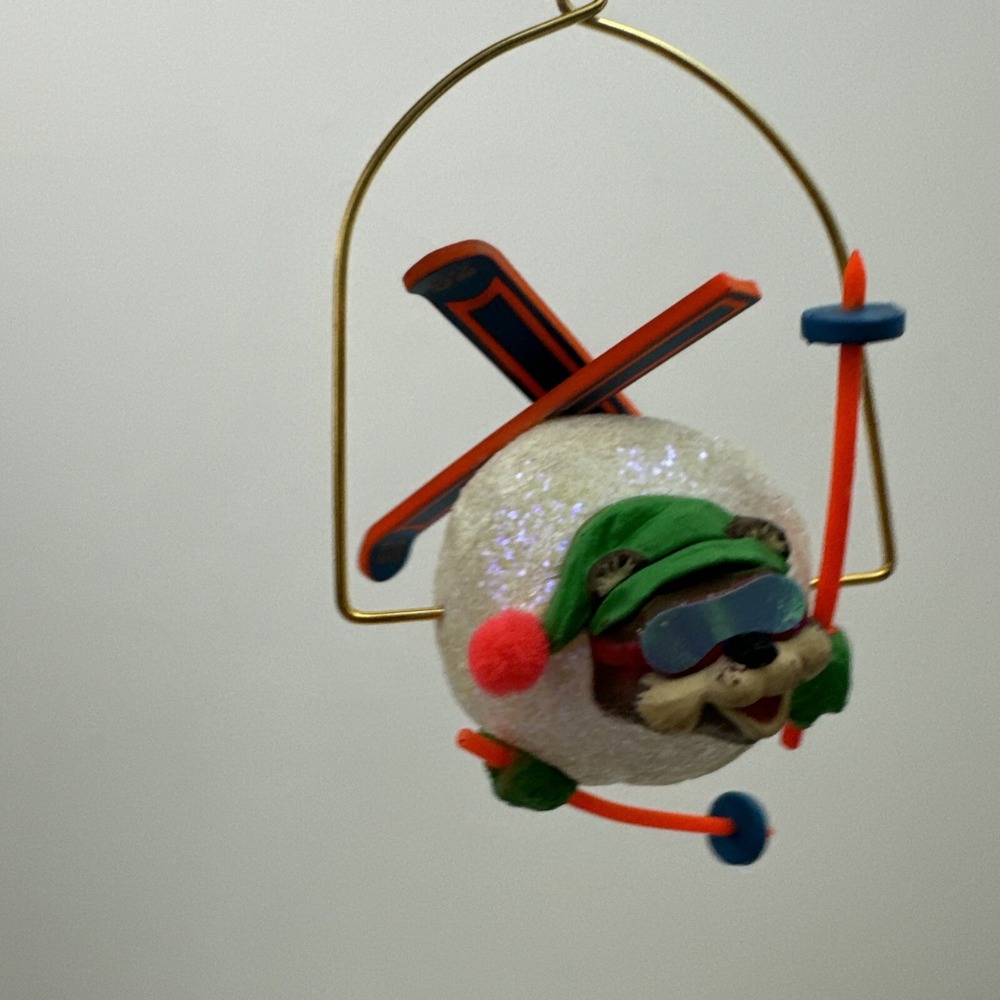 Hallmark Keepsake Ornament Skiing Round 1992 - Picture 3 of 5